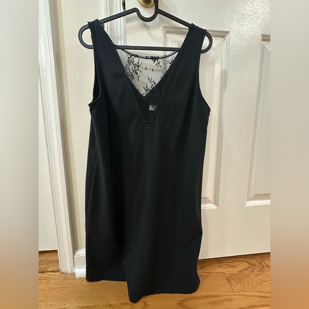 Elegant Black Sleeveless Dress with Lace Detail